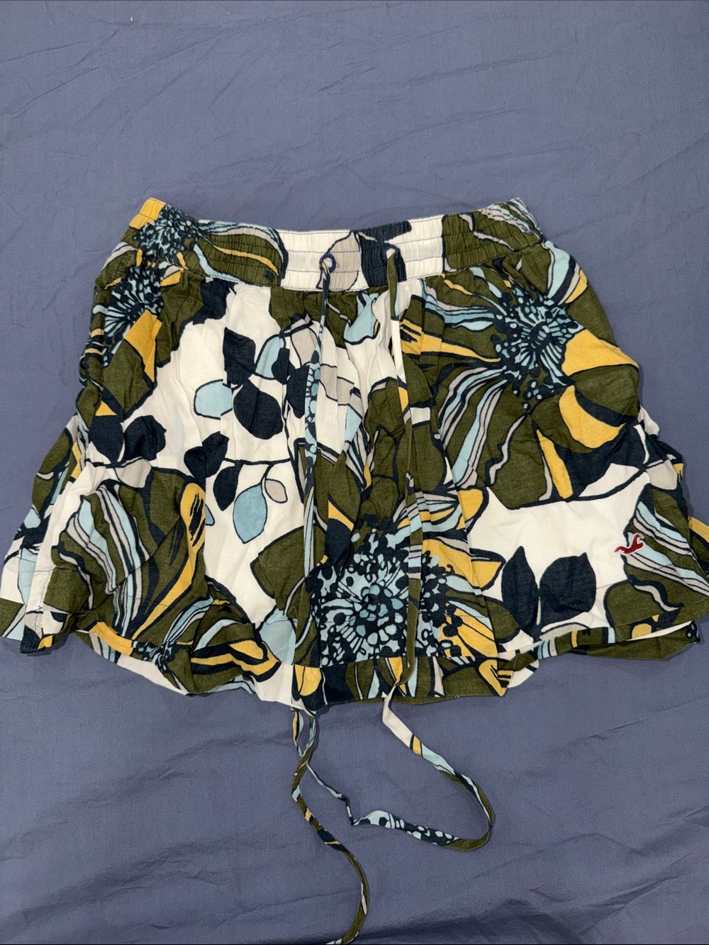 Hollister White Floral Drawstring Skort with Olive & Navy Accents